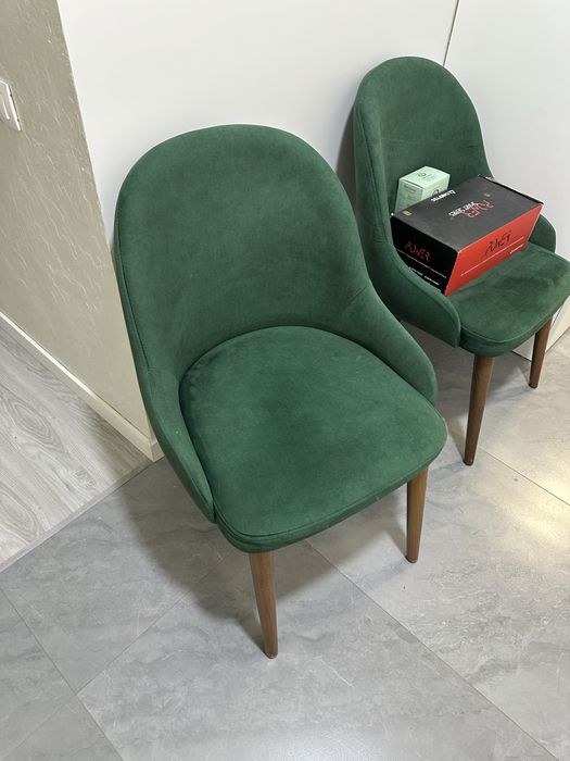 Мягкий стул зеленого цвета