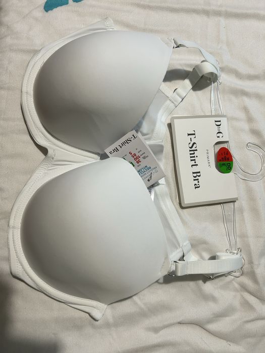 Sutien alb, nou, cupa mare