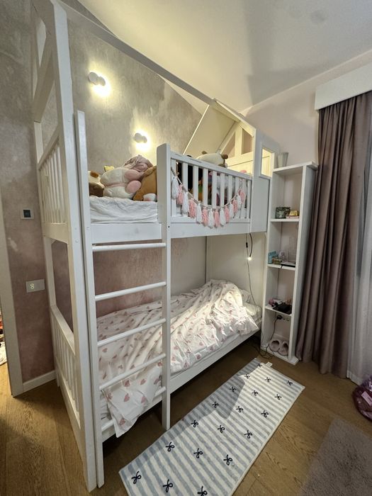 Pat pentru 2 copii cu etaj