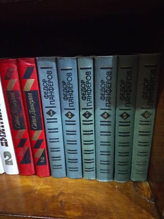 Продам книги. Цена договорная