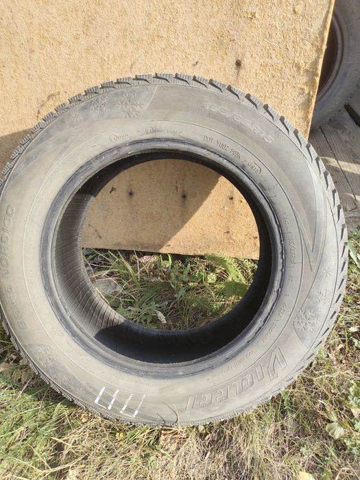 Продам комплект зимней резины R15