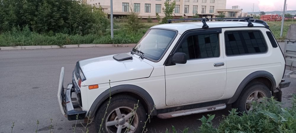 Нива с прицепом 21213