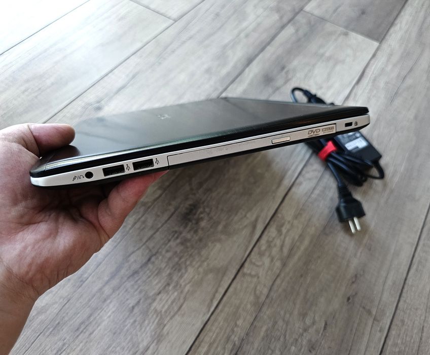 ASUS Intel® Core™ 17 / NVIDIA GeForce 2GB