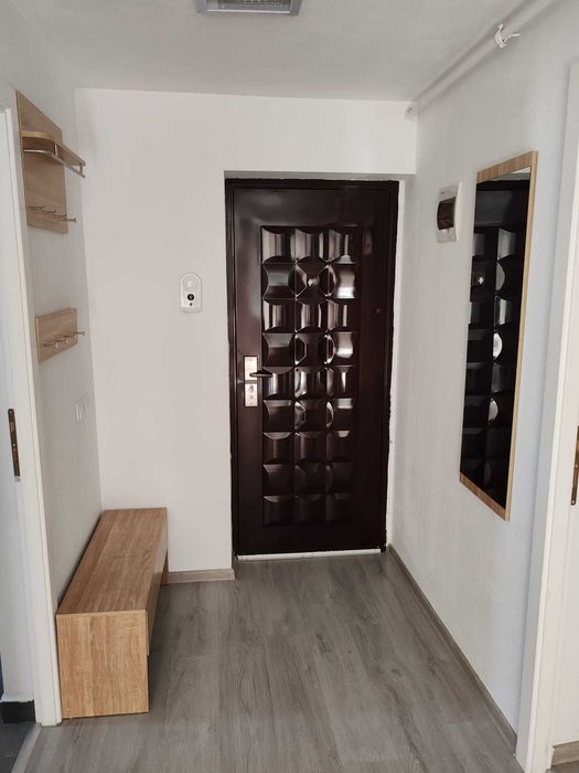 Inchiriez apartament 2 camere decomandat etaj 1, Zalau