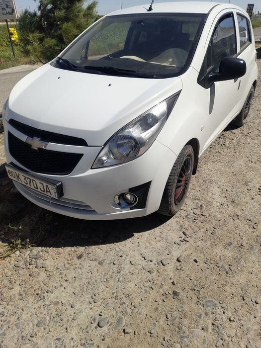Chevrolet Spark avtomobili sotiladi