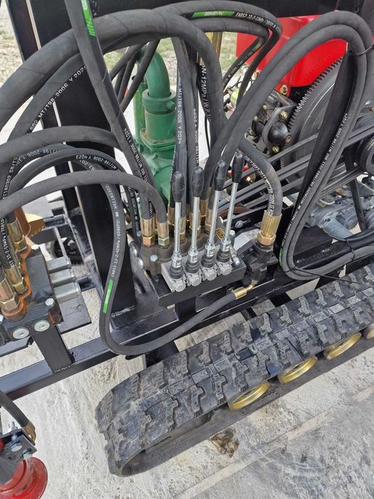 Masina de foraj pe senile, Diesel, 150m prajina, 6 sape incluse