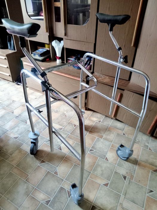 Продам верхнюю одежду