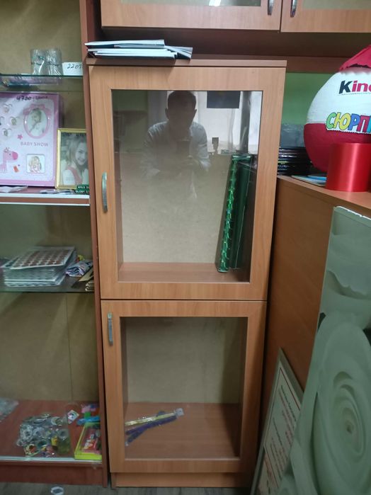 витрина полки шкаф