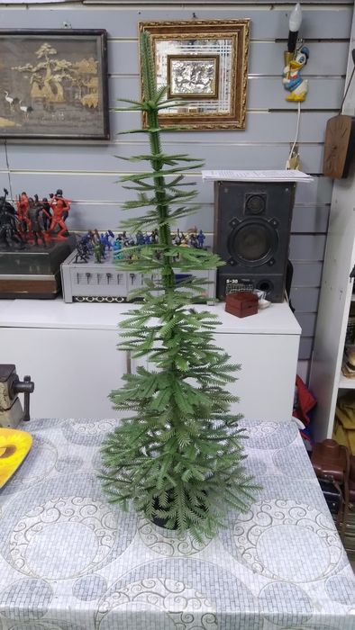 Продам мини елку и мини елочные игрушки ссср