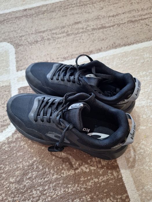 Мужские кроссовки кари