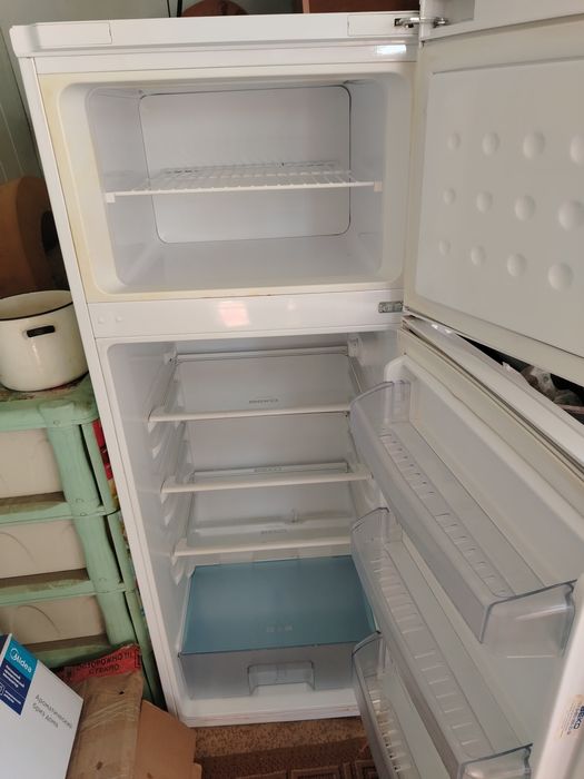 Продам холодильник