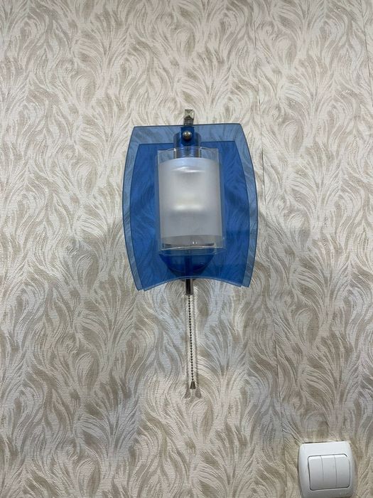 Продам настенный светильник