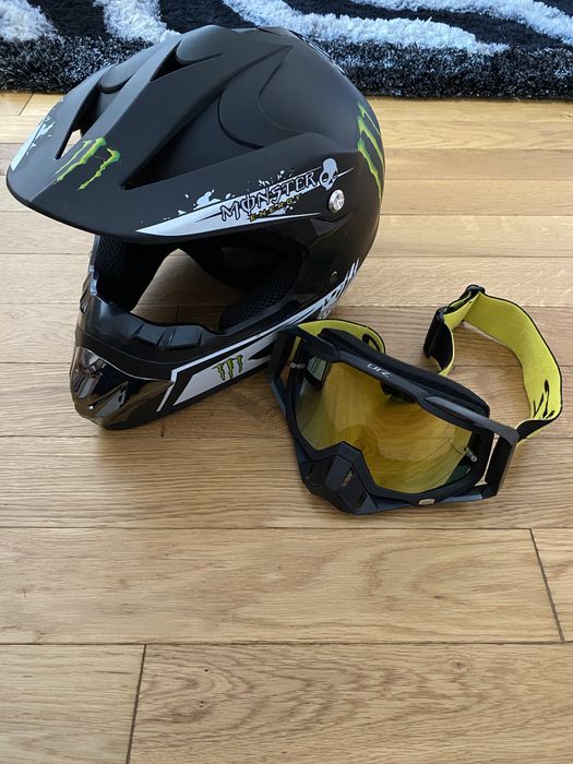 Каска Monster Energy