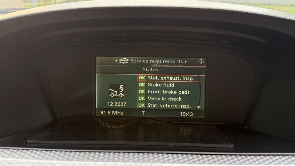 Vand sau schimb bmw e60 pachet M