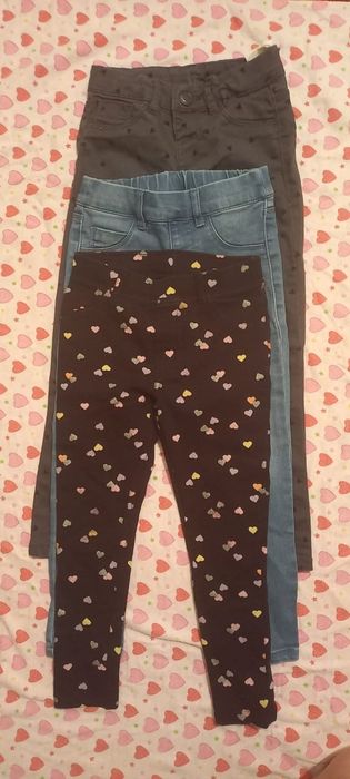 Продаются детские вещи.