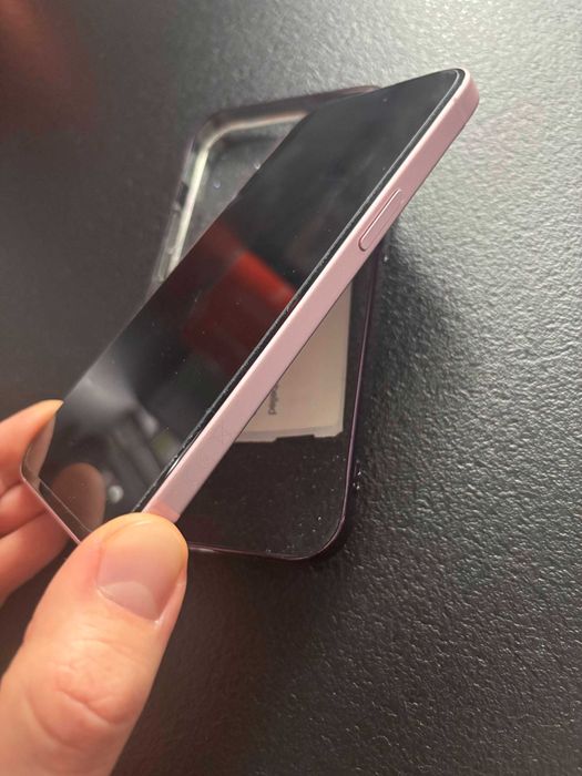 iPhone 15 256GB Black/Pink Като Нови