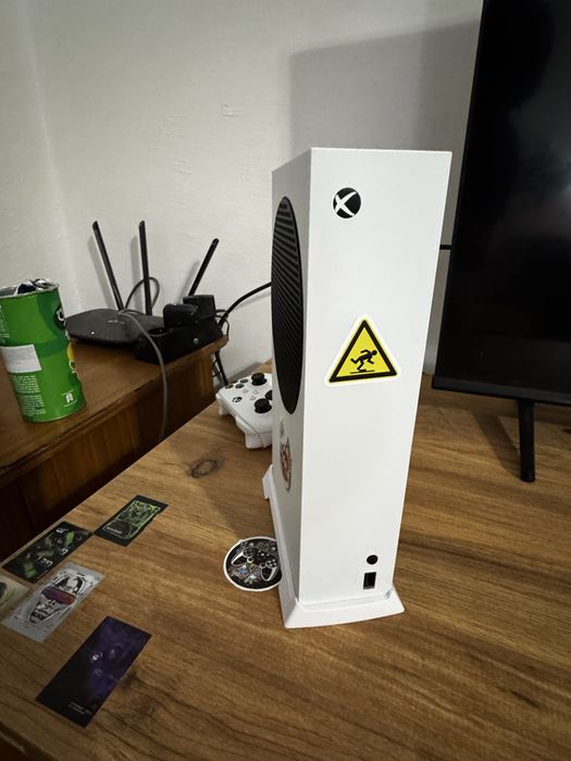 Продавам Xbox series s