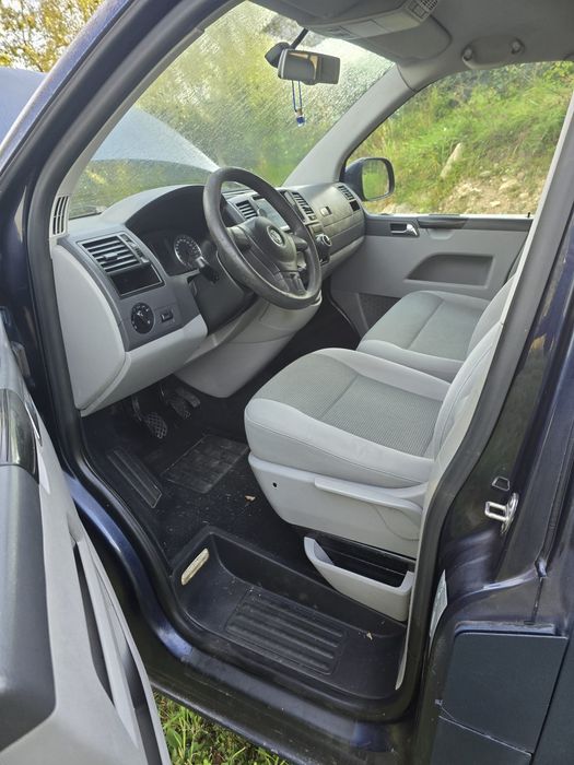 Vând Volkswagen Caravelle .Tracțiune integrala  4×4