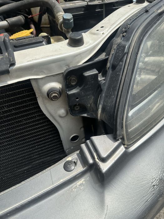 Продам фару subaru outback legacy b4