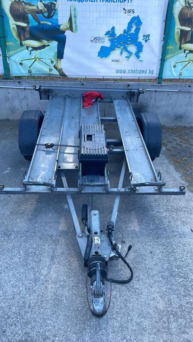 Ремарке за мотори под наем