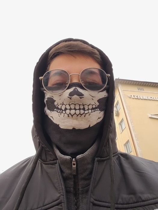 Bakalava sklet suratli