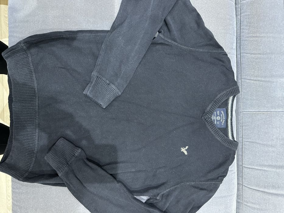 American eagle темно-синий свитер