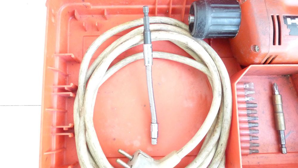 Електрически винтоверт HILTI TS12 и защитни очила на BOSCH