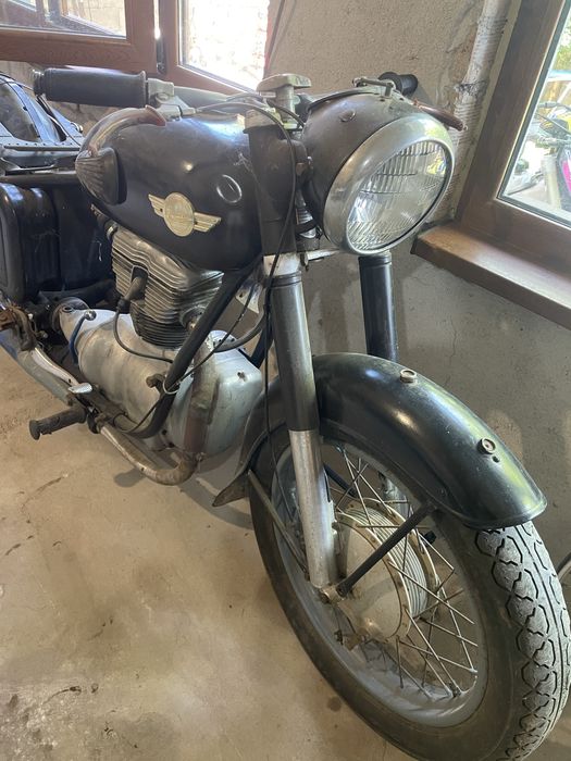 Продавам Аво Спорт