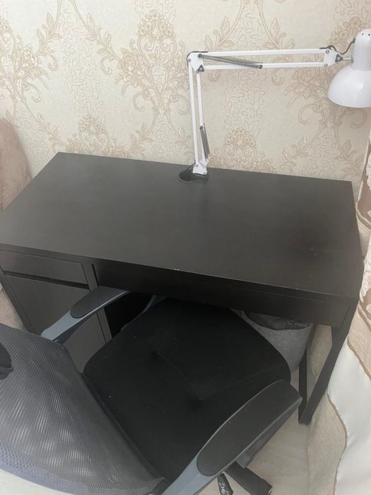 Продам письменный стол ikea