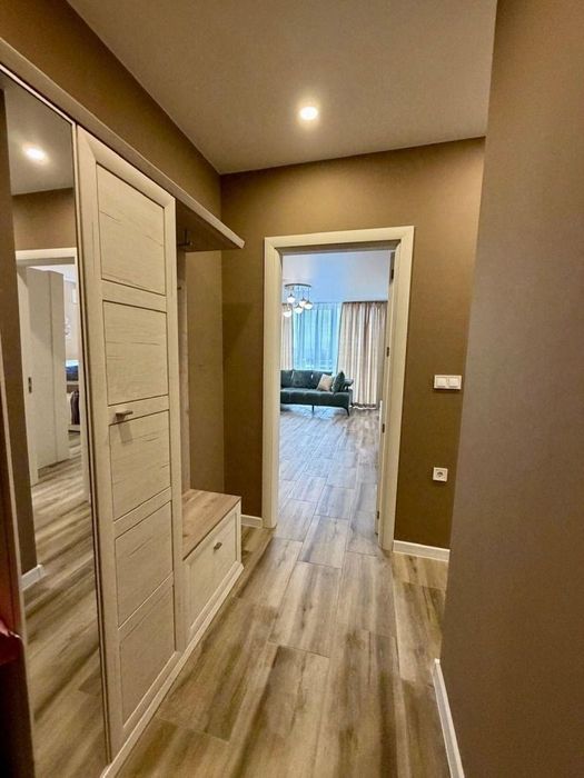 Дава се под наем Двустаен апартамент в Бургас, Братя Миладинови - 84 кв.м за 1047.03 € - Снимка #3