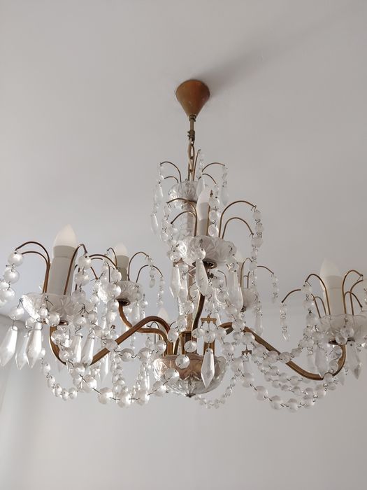 Люстра хрустальная 6 рожков.