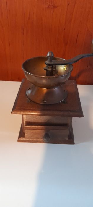 Ретро френска дървена мелачка за кафе черен пипер и др .