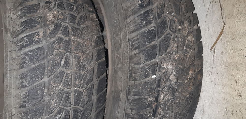 Продаю два балона  всесезонка на мерс Е  подходит