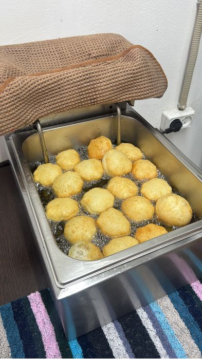 Баурсаки,пироги домашние,очень вкусные)