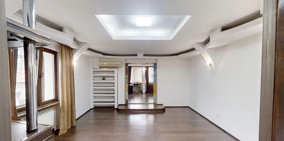 Proprietar: apt lux imens pt birouri/resedinta, luminos cu 5 camere in vila centru, curte, pet friendly, mobilat, echipat+loc parcare