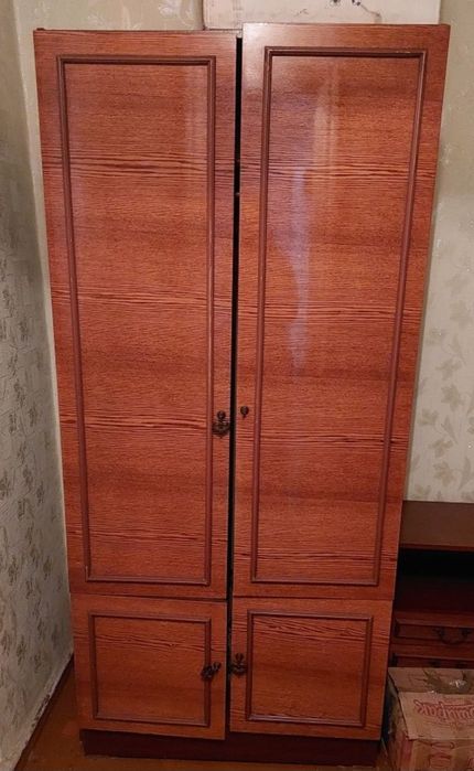 Продам платяной шкаф