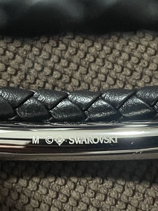 Bratara barbateasca Swarovski Gesture in leather Cristallo.