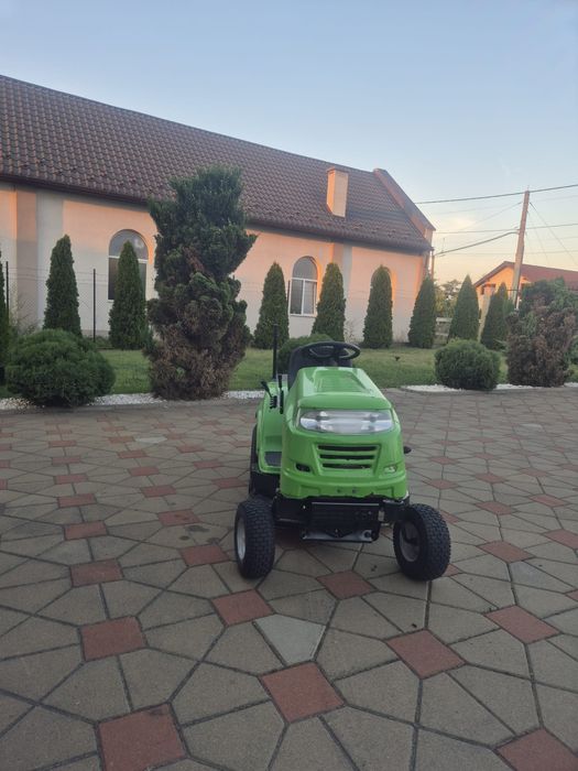 Tractoras de tuns iarba