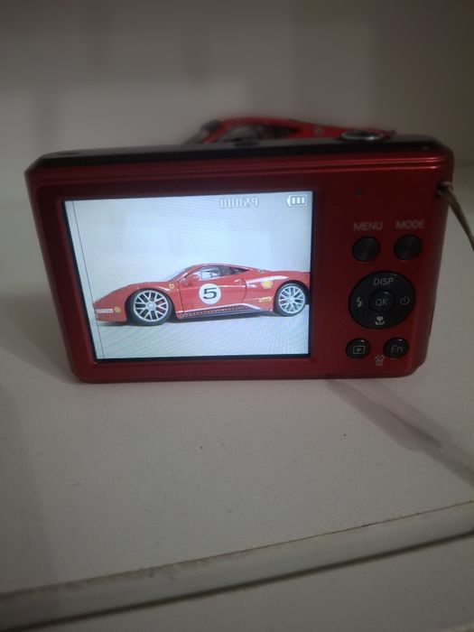 Цифровая камера Samsung MV800