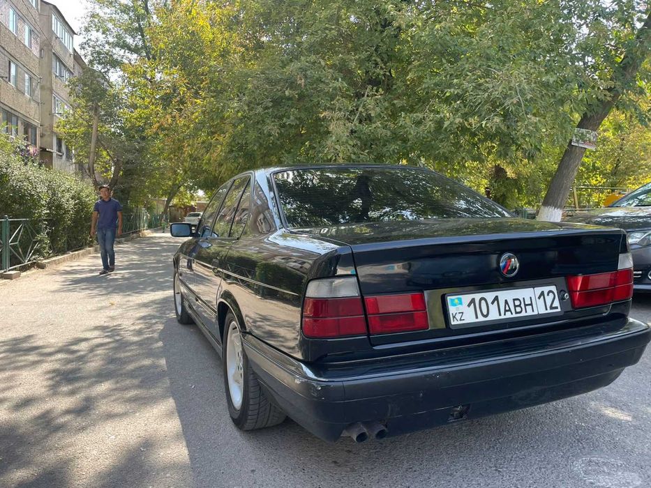 BMW  525 автомат