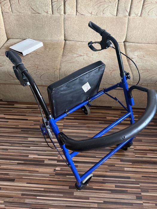 Cadru din aluminiu pliabil batrani dizabilitati (ca nou)