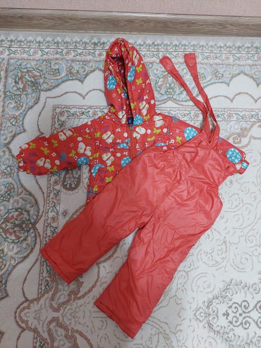 Продам куртку для девочки