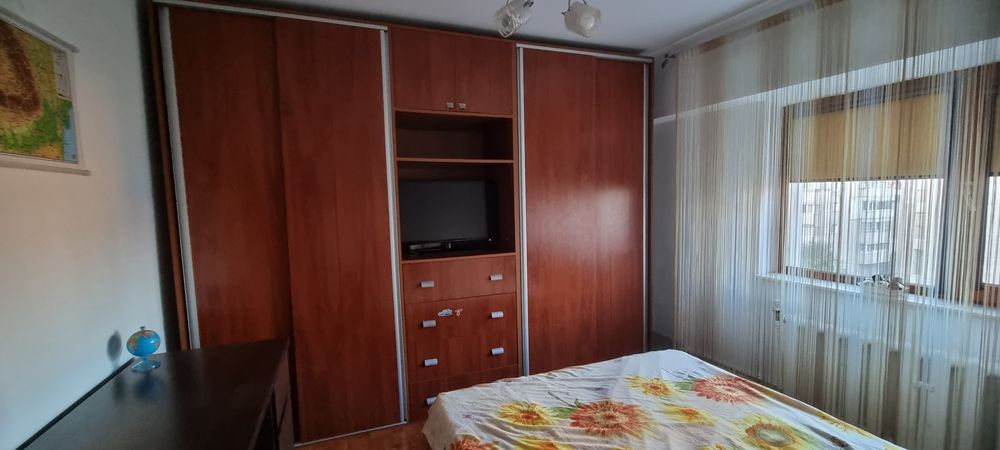 Inchiriez apartament 2 camere decomandat
