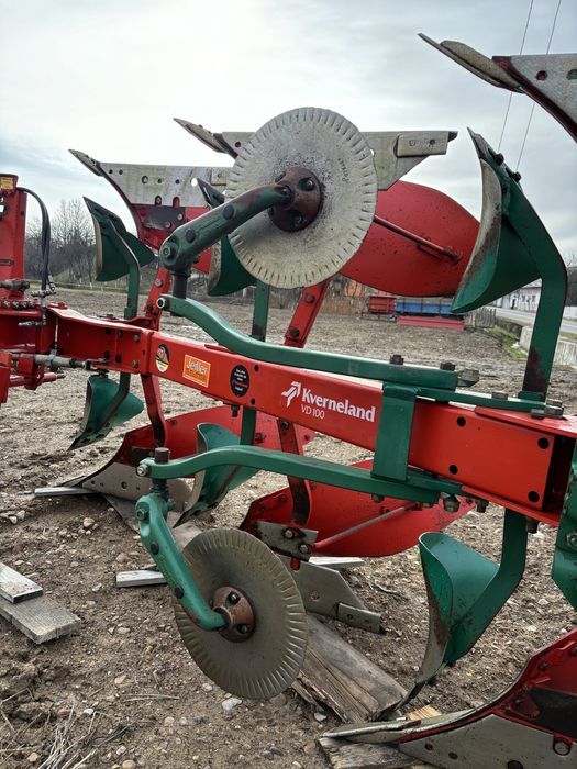 Plug reversibil Kverneland VD 100