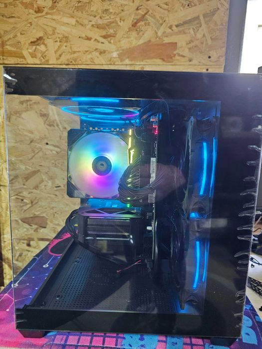 Sistem gaming Ryzen 7600X, 16gb DDR5, RTX 5060, SSD, Rgb, Fishtank etc