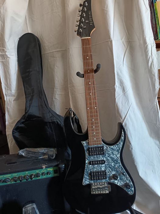 Електрическа китара с усилвател