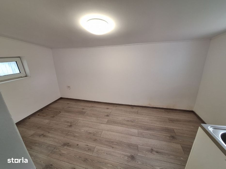 Casa 2 camere, teren 373 mp, zona Serbanesti