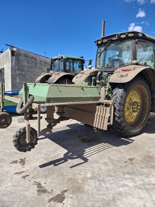 Tocator pentru tractor cozi ceapa/usturoi