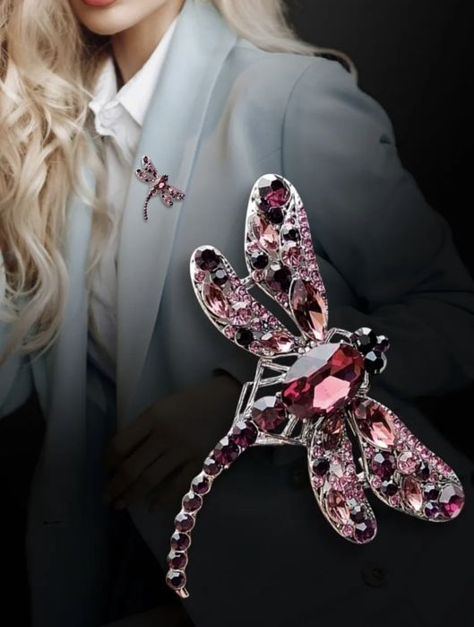 Яркие праздничные брошки 5-6см.