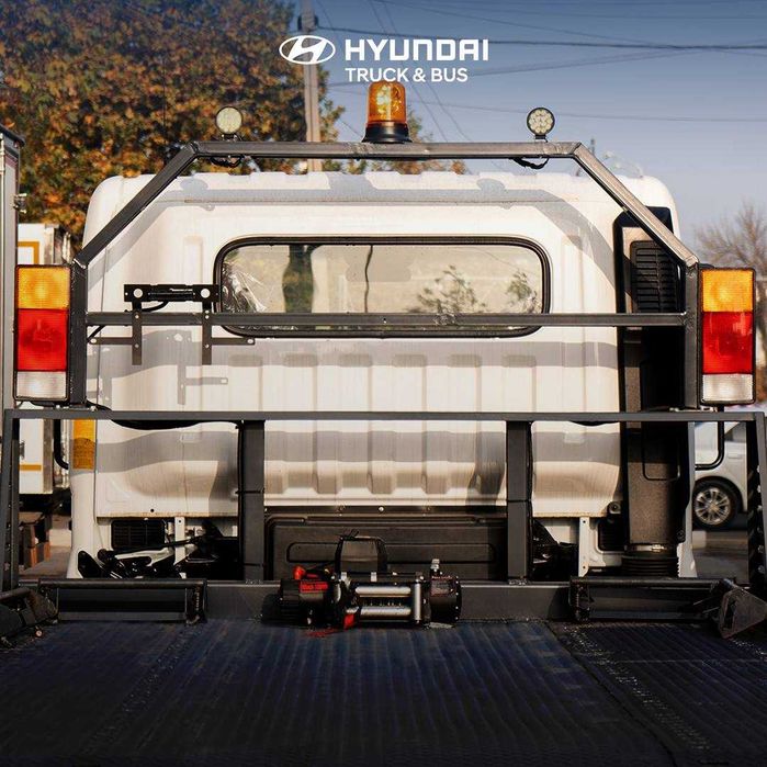 Эвакуатор с лебедкой и трапами платформой HYUNDAI EX8